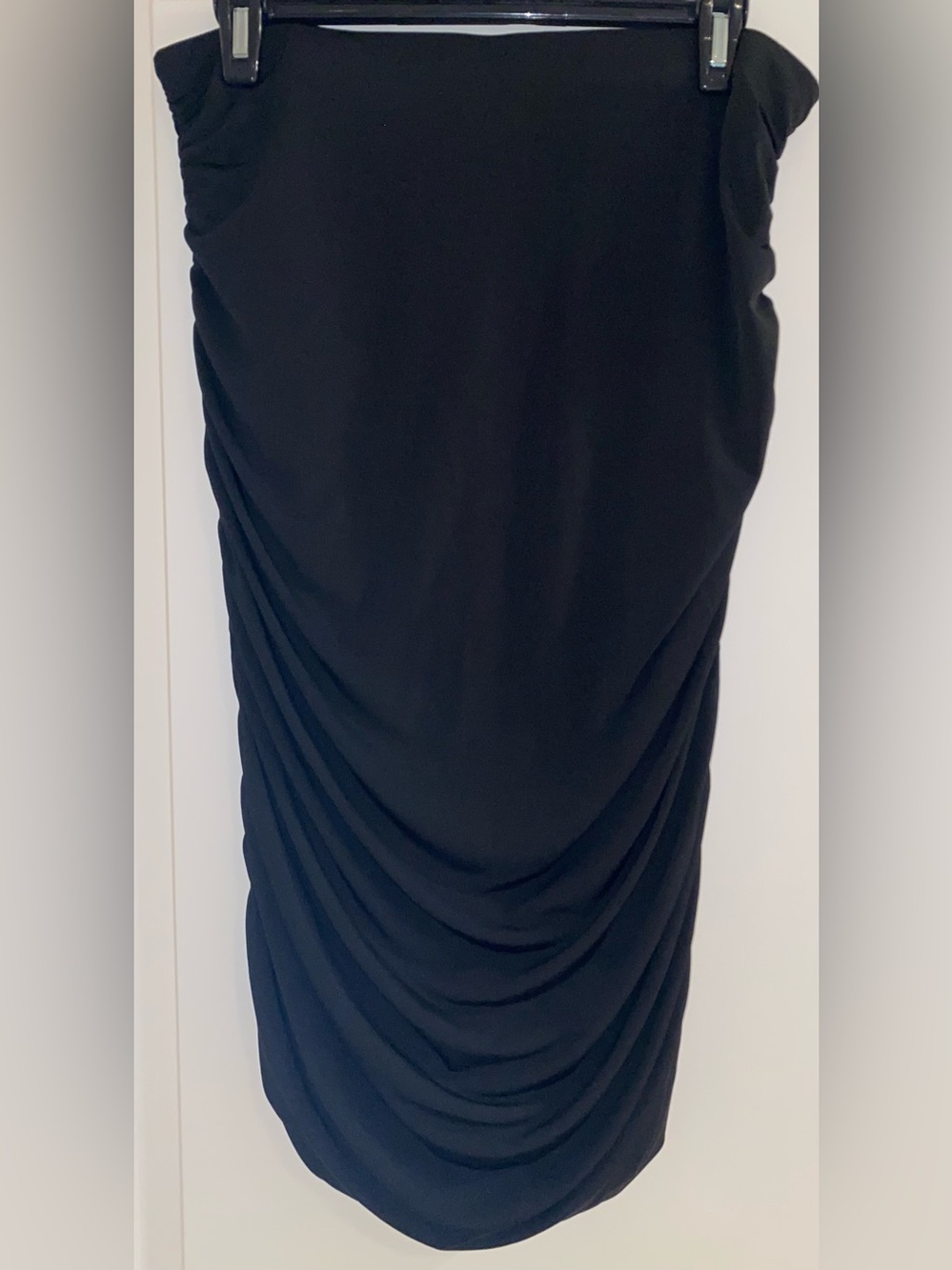 Le Château black Ruched knee length pencil  skirt- size L